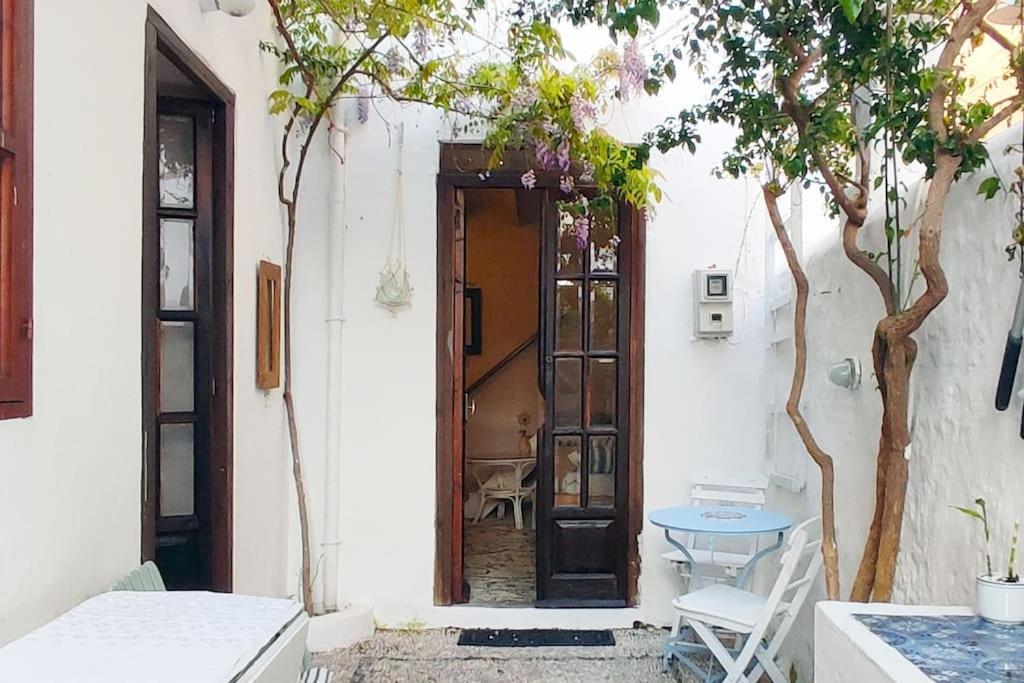 Town House With Rooftop Jacuzzi Holiday home